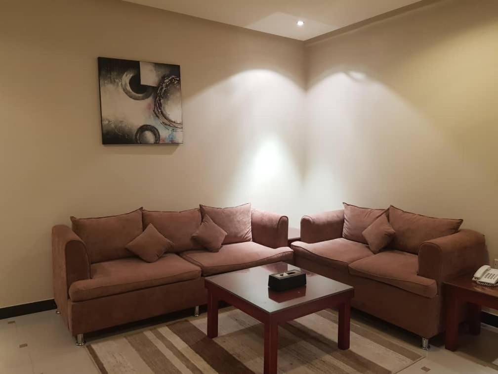 Al Muhaidb Al Nadwa Ar Riyad Esterno foto